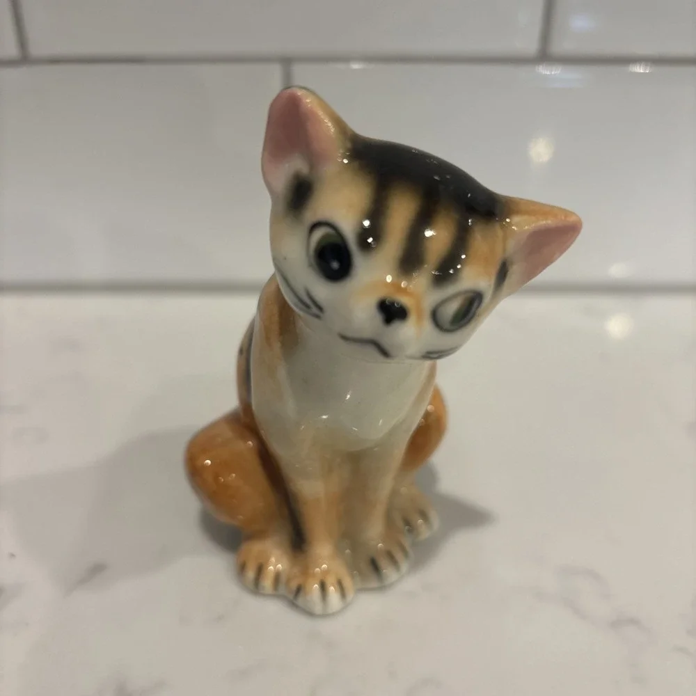 VTG Hand Painted Sitting Cat Figure Porcelain Orange Tiger Calico Tabby Kitten